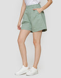 Nevada Woven Basic Pleats Celana Pendek Wanita