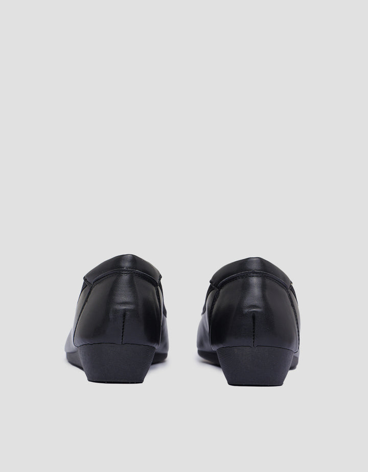 St. Yves Ballerina Sepatu Flat Wanita