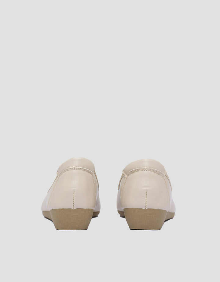 St. Yves Ballerina Sepatu Flat Wanita
