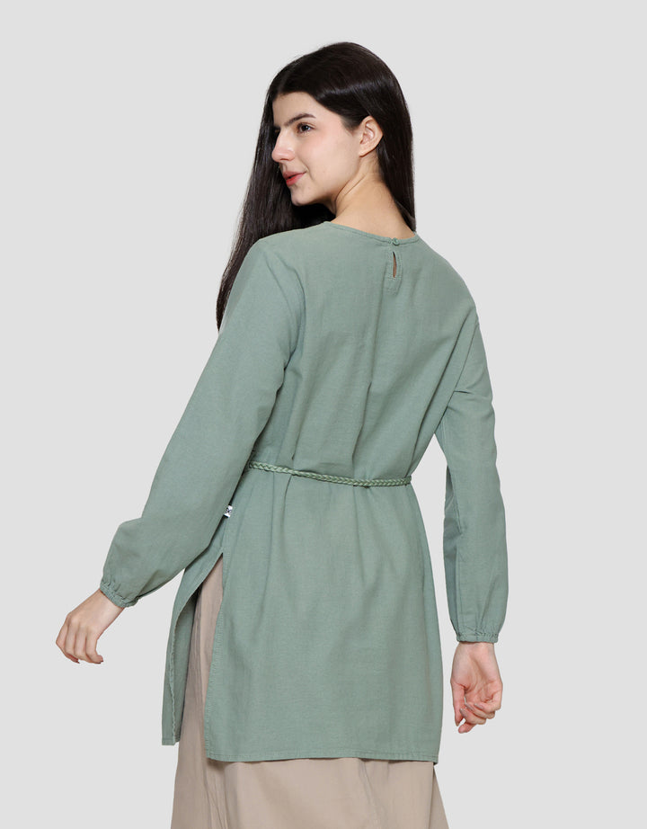 Expand Venela Blouse Wanita