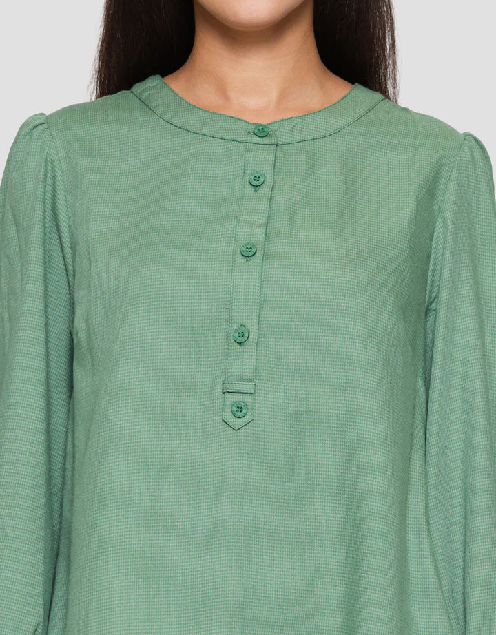 Expand Vinata Blouse Wanita