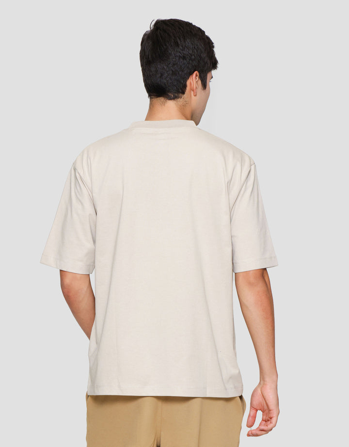 Suko Oversized Graphic Kaos Lengan Pendek Pria