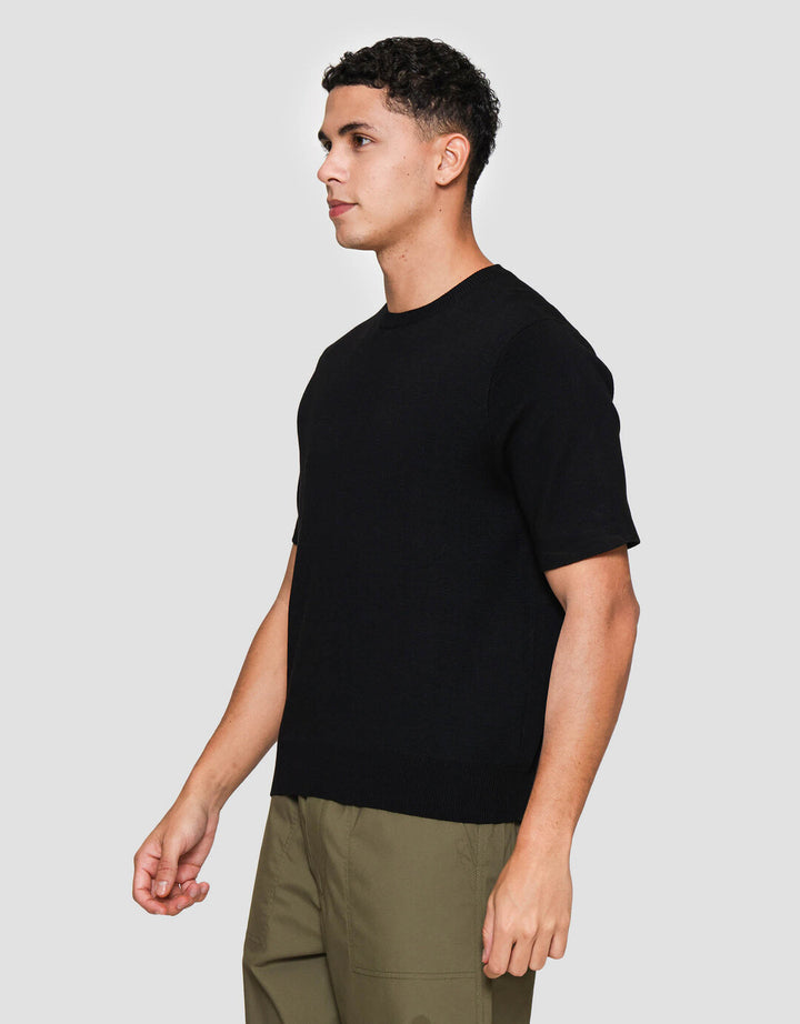 SUKO RAJUT KERAH BULAT LENGAN PENDEK KAOS PRIA