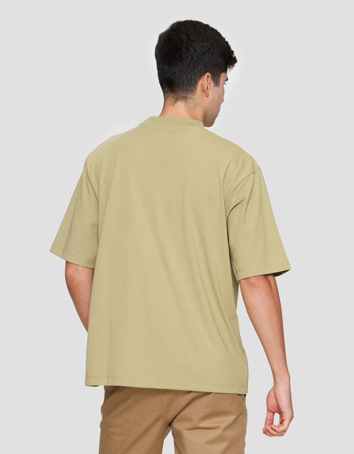 Suko Oversized Graphic Pocket Kaos Lengan Pendek Pria