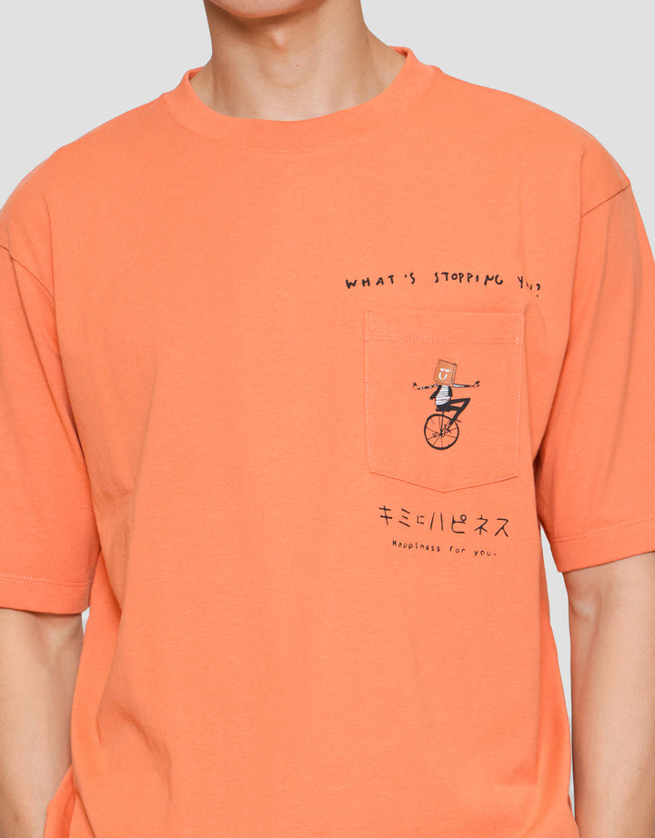 Suko Oversized Graphic Pocket Kerah Bulat Kaos Lengan Pendek Pria