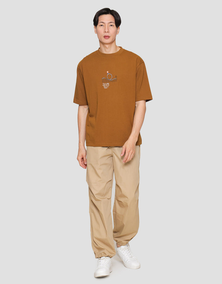 Suko Oversized Graphic Kerah Bulat Kaos Lengan Pendek Pria