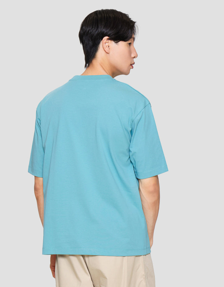 Suko Oversized Graphic Kerah Bulat Kaos Lengan Pendek Pria