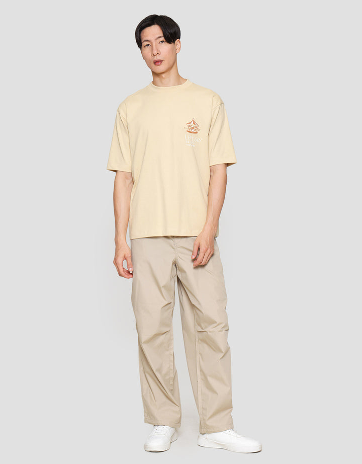 Suko Oversized Graphic Kerah Bulat Kaos Lengan Pendek Pria