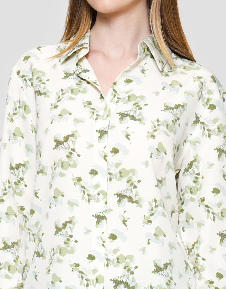 St. Yves Flowy Floral Printed Kemeja Wanita