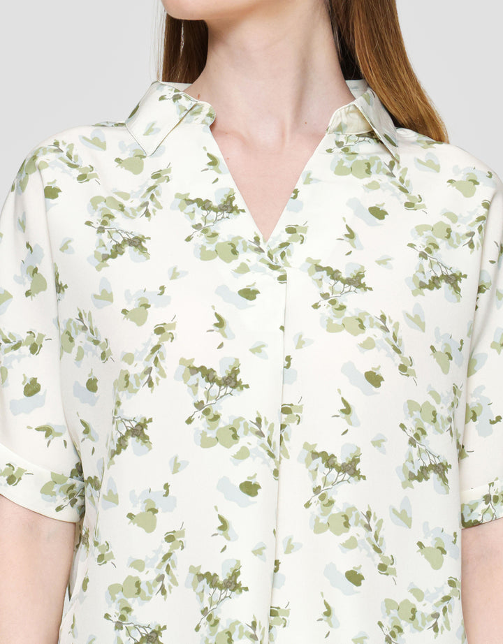 St. Yves Floral Flowy Collared Blouse Wanita