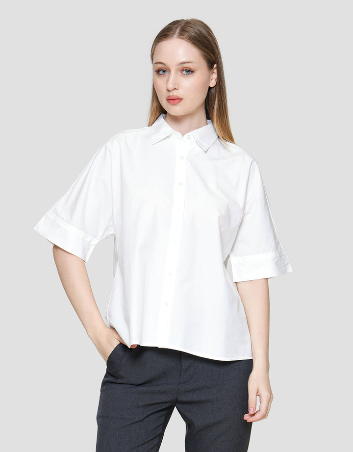 St. Yves Relaxed Cotton Boxy Kemeja Wanita