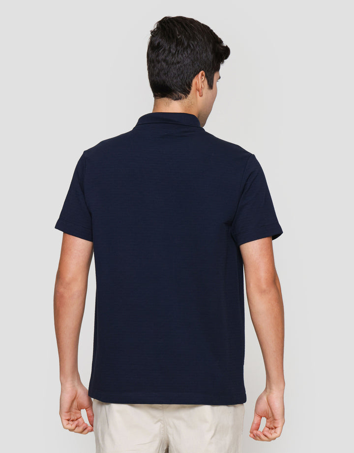 Cole Solid Texture Repeat Pocket Polo Lengan Pendek Pria