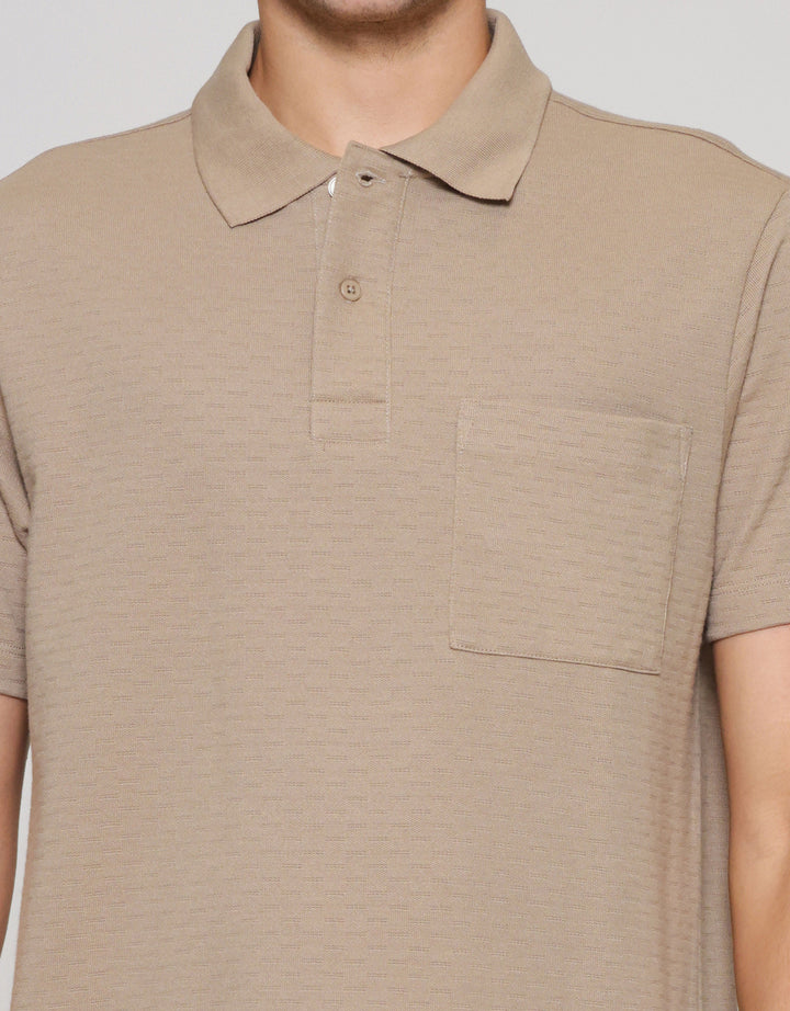 Cole Solid Texture Repeat Pocket Polo Lengan Pendek Pria