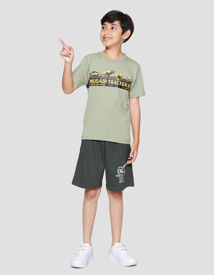 Character Jurassic Tracker Lis Tengah Kaos Anak Laki-laki