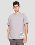 Cole Graphic Patch Print Corner Kaos Lengan Pendek Pria