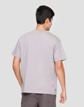 Cole Graphic Patch Print Corner Kaos Lengan Pendek Pria