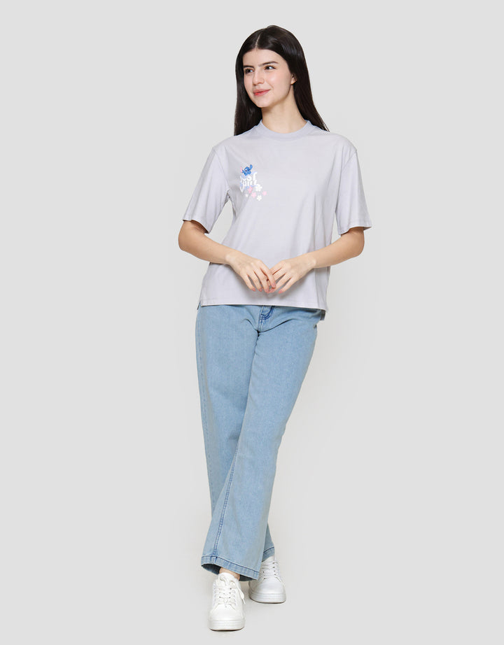 Suko Oversized Graphic Stich Print Kaos Wanita