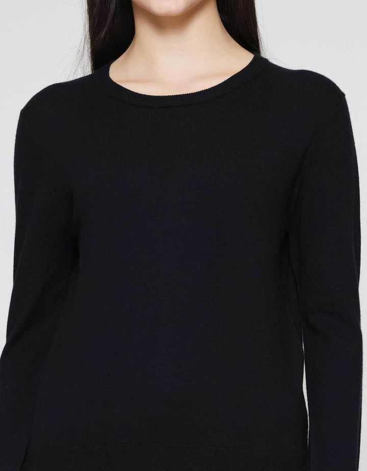 Suko Knit Top Rajut Kerah Bulat Lengan Panjang Kaos Wanita