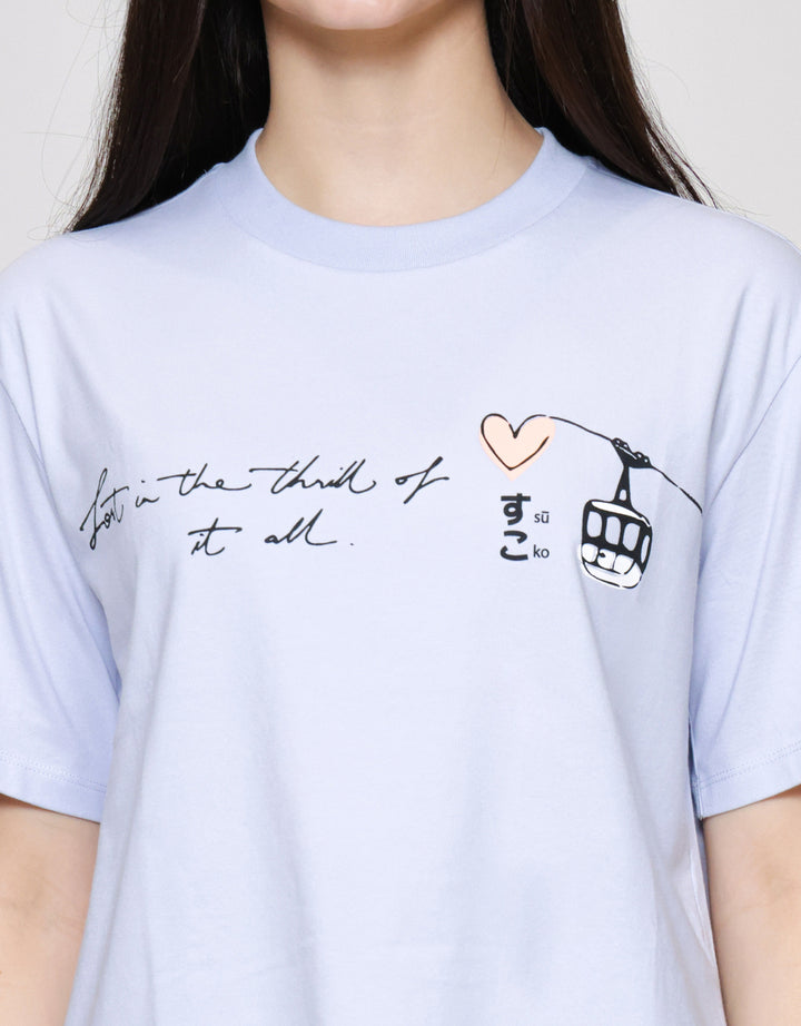 Suko Graphic Print Love Kerah Bulat Lengan Pendek Kaos Oversize Wanita