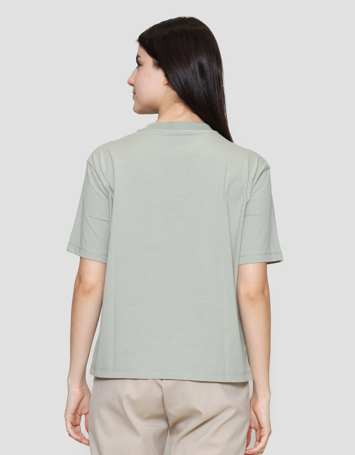 Suko Graphic Print Kerah Bulat Lengan Pendek Kaos Oversize Wanita