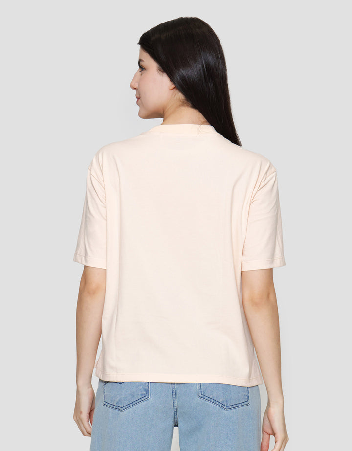 Suko Oversized Graphic Print Kaos Wanita