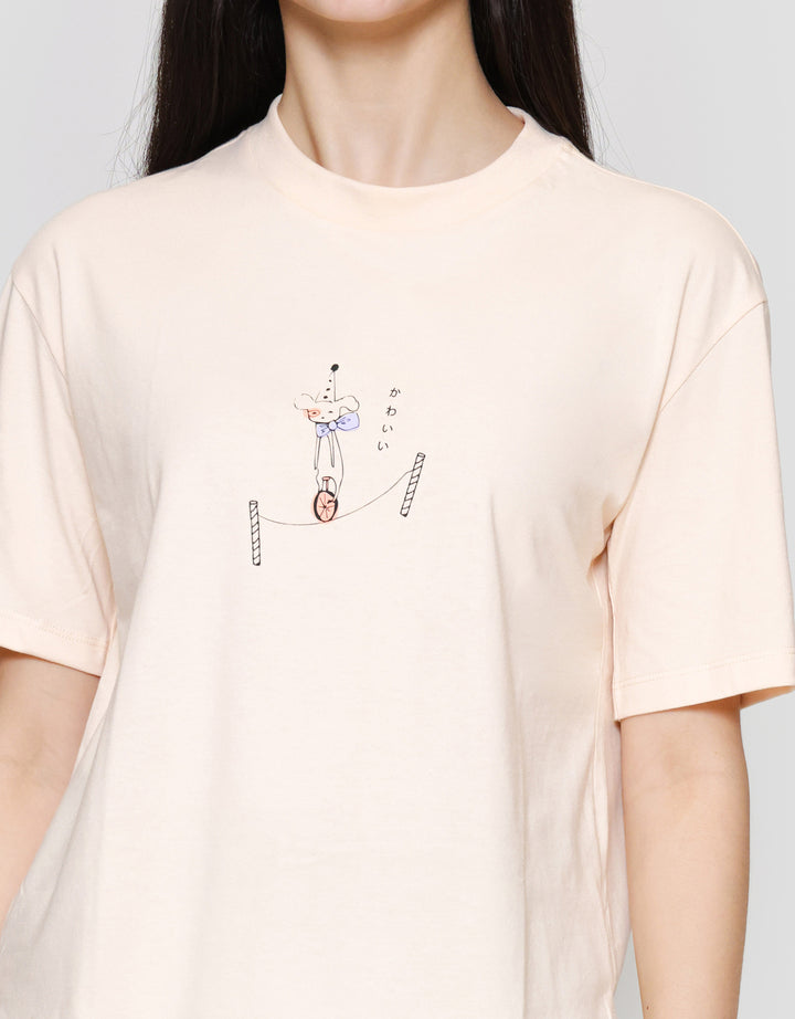 Suko Oversized Graphic Print Kaos Wanita