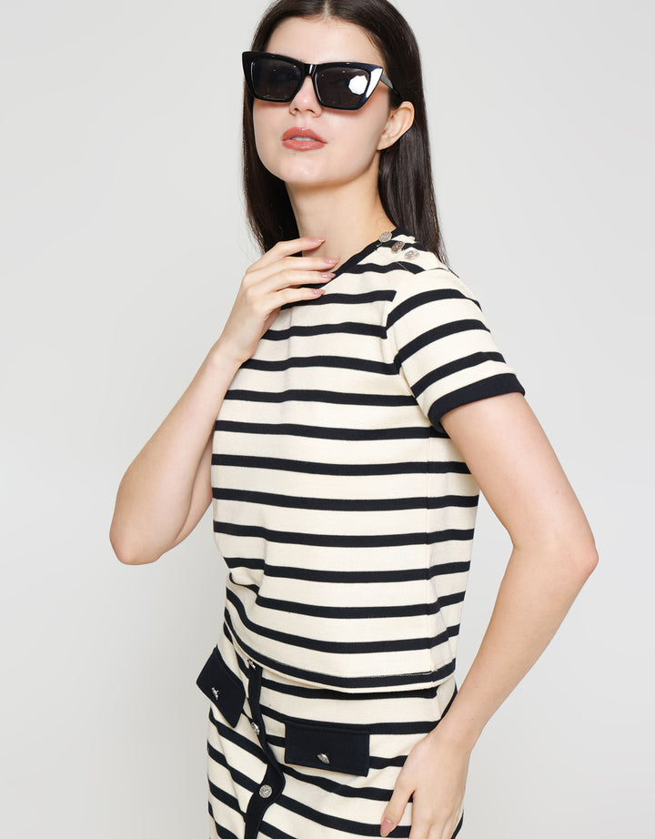 ZES Tee With Gold Button On Shoulder Kaos Wanita AMJTP001