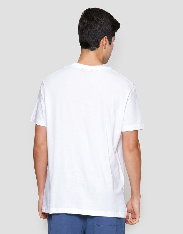 Cole Graphic Beach Patches Jersey Kaos Pria