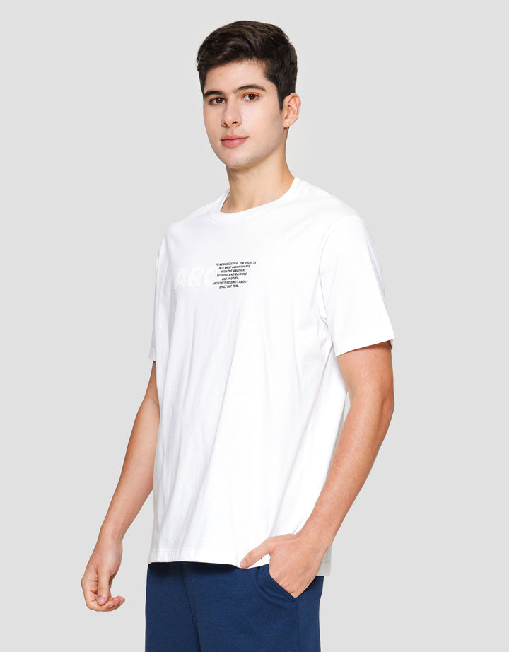 Cole Graphic Embossed Kaos Lengan Pendek Pria