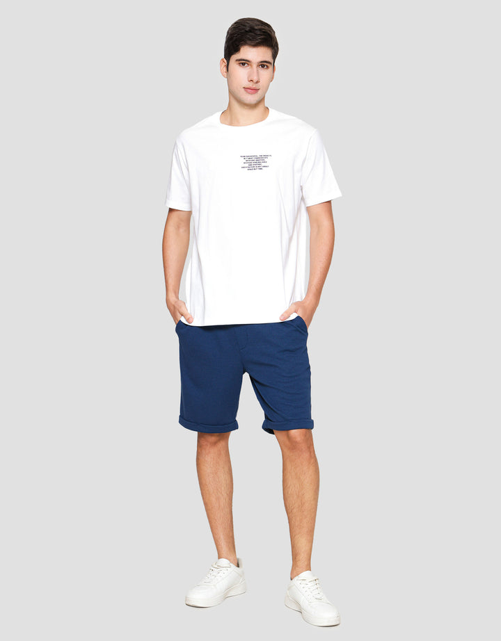 Cole Graphic Embossed Kaos Lengan Pendek Pria