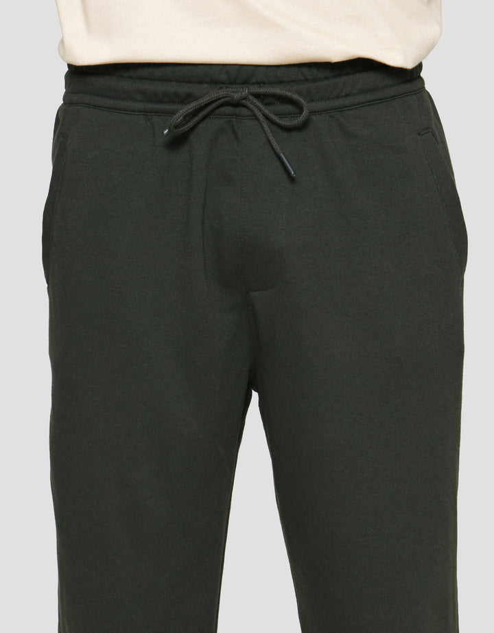 Nevada Knit Basic With Overlock Side Seam Celana Jogger Pria