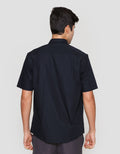 Cole Basic Solid Reg Fit Kemeja Lengan Pendek Pria