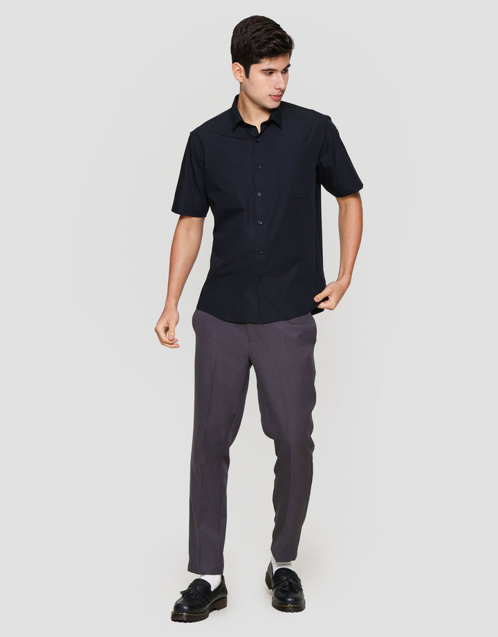 Cole Basic Solid Reg Fit Kemeja Lengan Pendek Pria