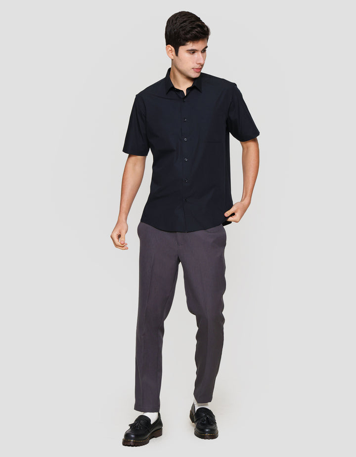 Cole Basic Solid Reguler Fit Kemeja Lengan Pendek Pria