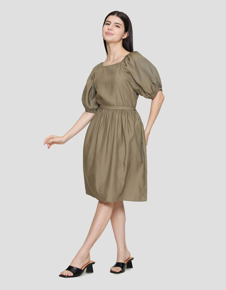 Suko Gaun Balon Kerah Kotak Lengan Pendek