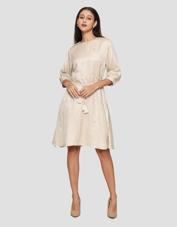 Expand Nora Dress Wanita