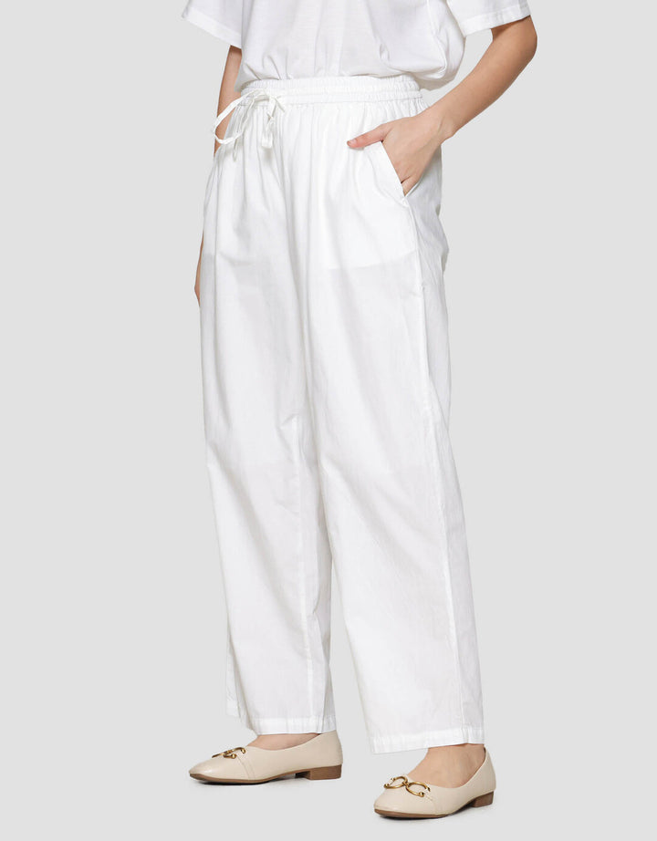 Expand Mizza Celana Wanita