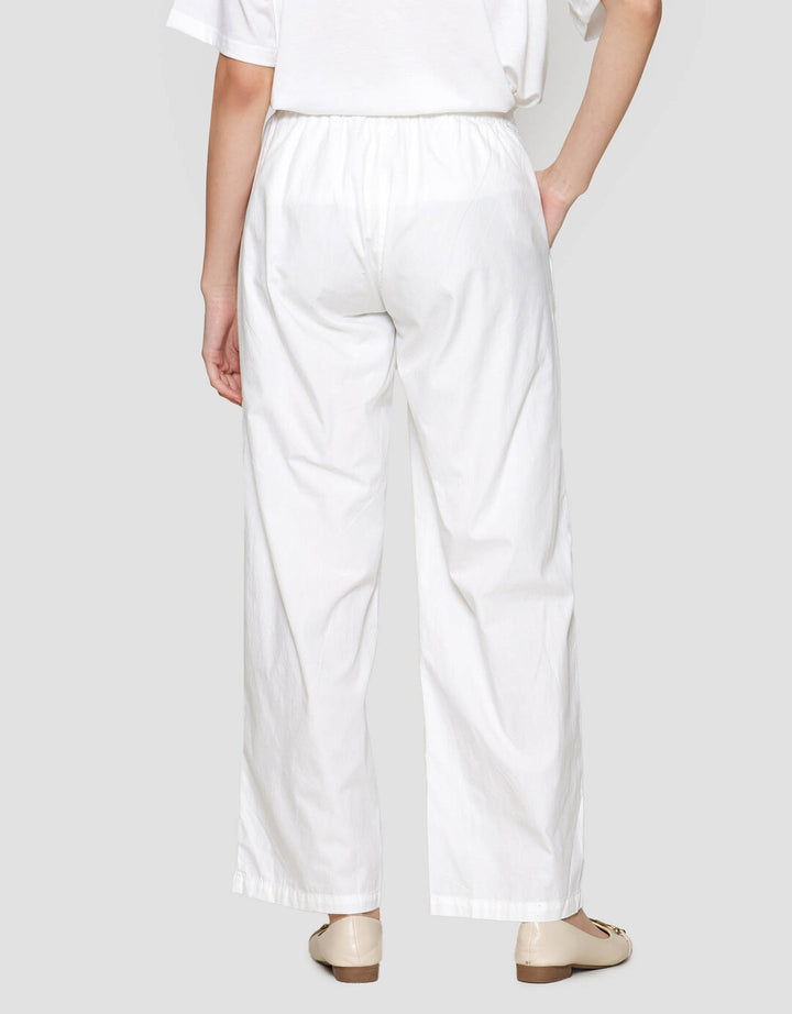 Expand Mizza Celana Wanita