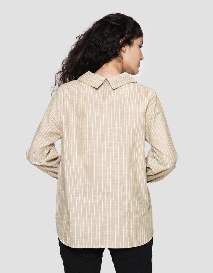 Expand Ileata Blouse Wanita