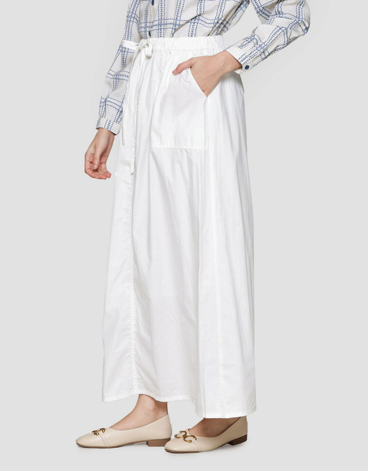 Expand Ilio Rok Wanita