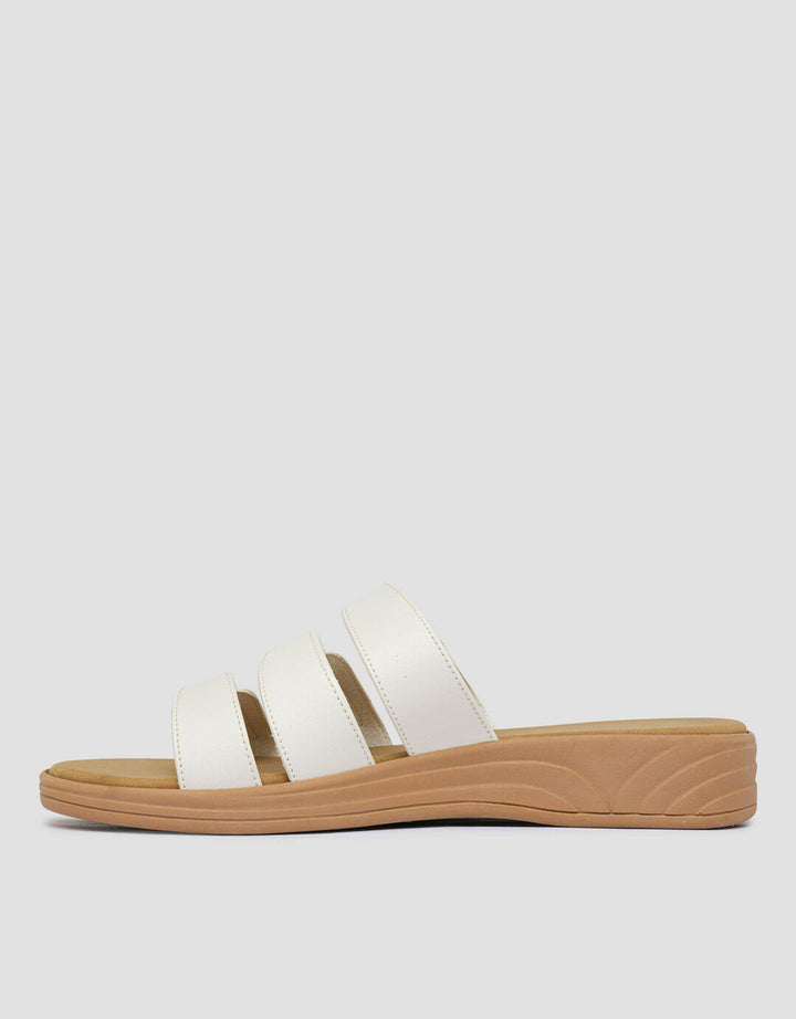 St. Yves Three Buckles Sandal Slipper Wanita