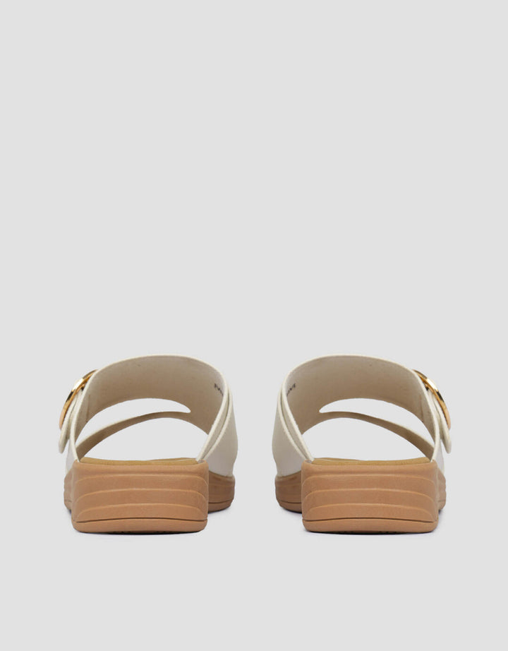 St. Yves Round Buckle Sandal Slipper Wanita