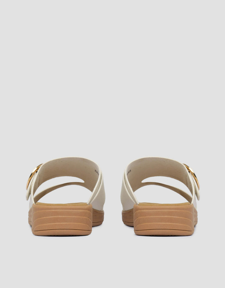 St. Yves Round Buckle Sandal Slipper Wanita