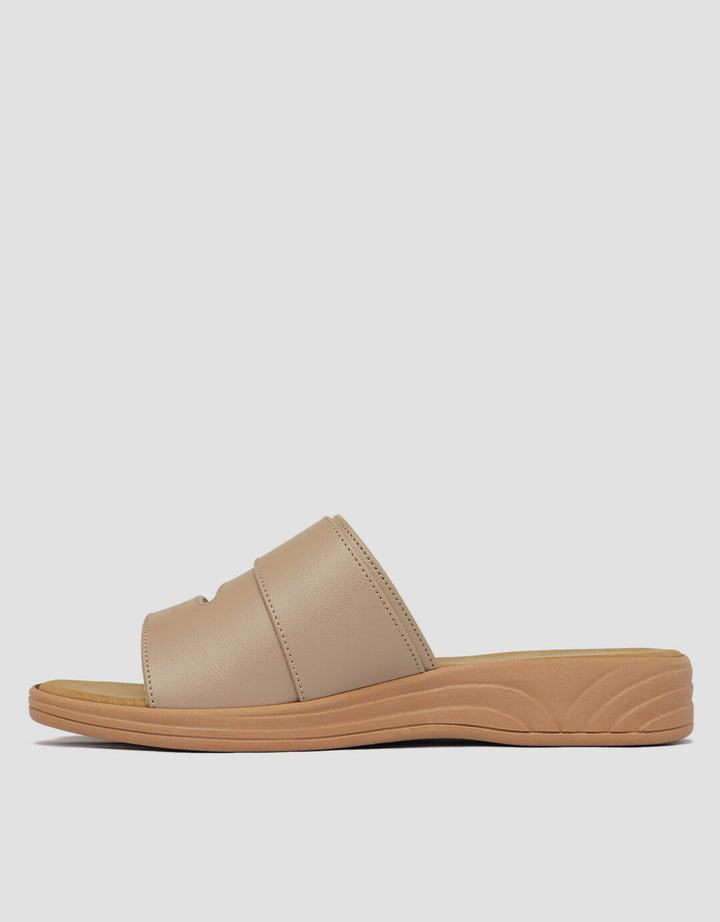 St. Yves Round Buckle Sandal Slipper Wanita
