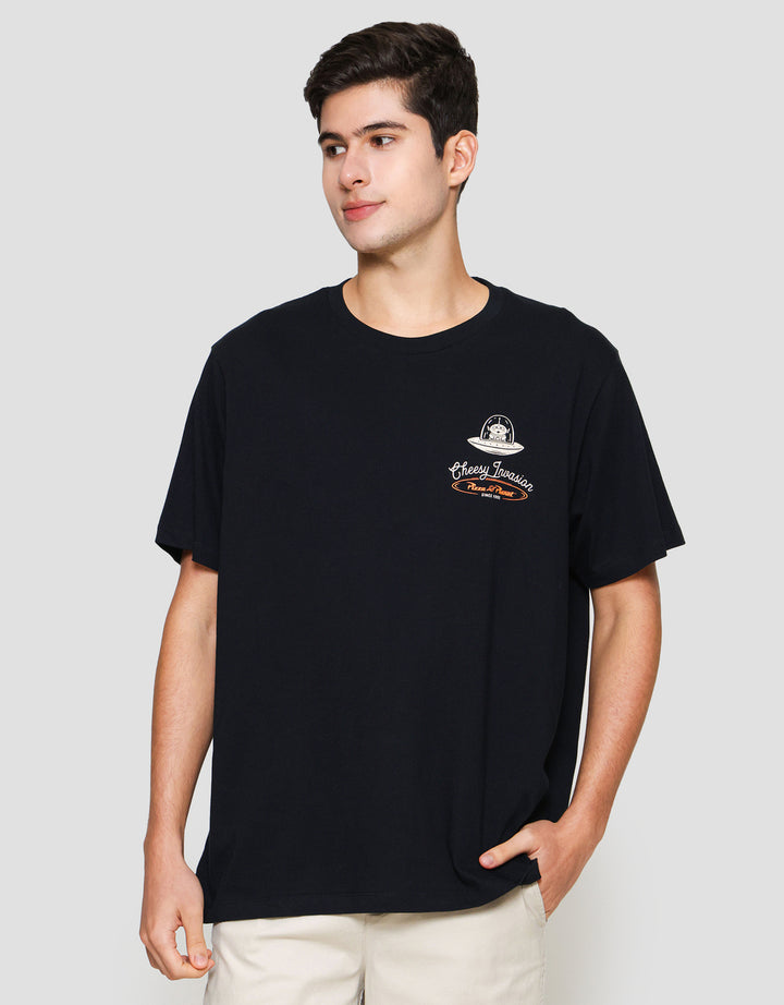 Aos Disney Theme The Boy Next Doors Alien Preapare Kaos Pria