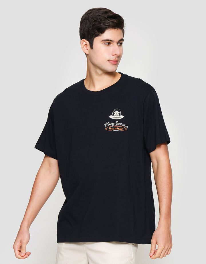 Aos Disney Theme The Boy Next Doors Alien Preapare Kaos Pria
