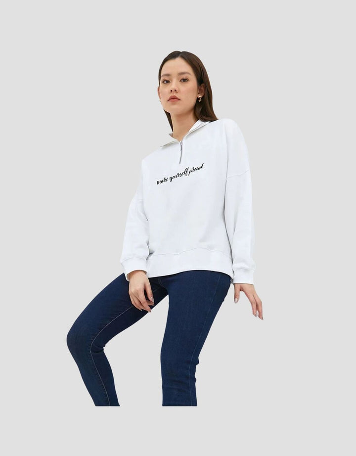 Geela Maitri kaos cetak grafis Wanita