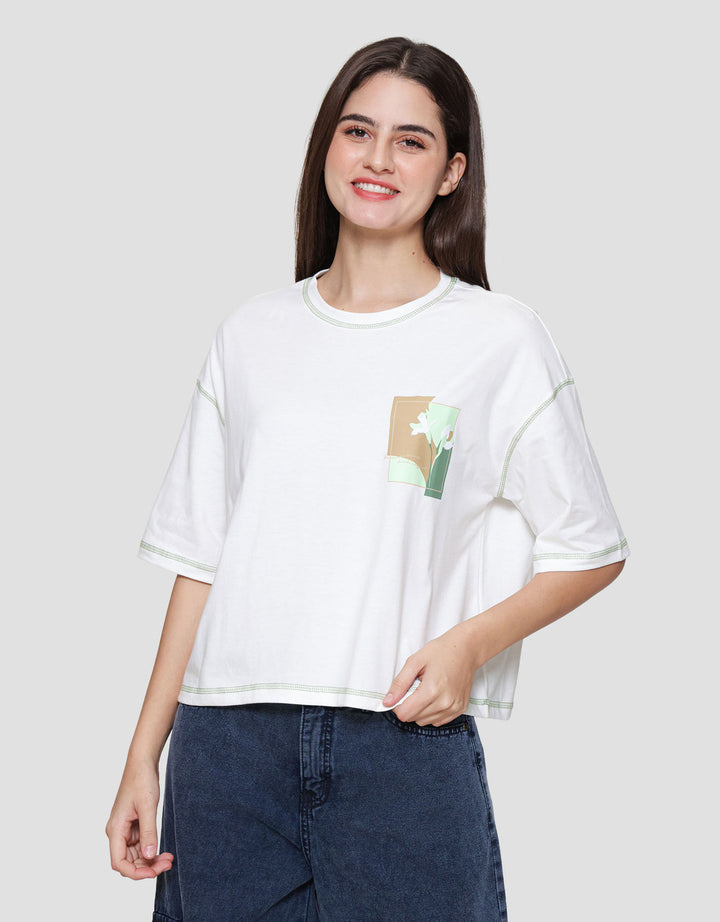 Exit Oyera Kaos Wanita