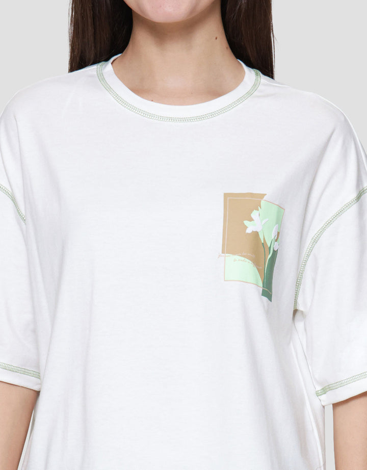 Exit Oyera Kaos Wanita