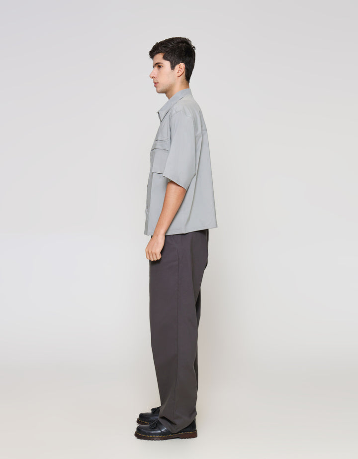 ZES Fashion With Pocket Detail Kemeja Lengan Pendek Pria KMD213